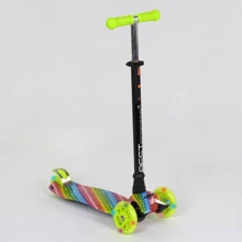 Самокат триколісний MAXI "Best Scooter" пластмасовий, трубка керма алюмінієва Light green / Black (83273): Кількість коліс 4