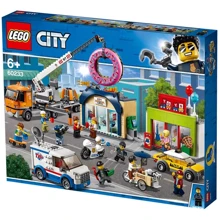 Конструктор LEGO City Открытие магазина пончиков (60233): Серия City