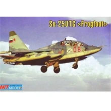 Навчально-тренувальний літак ART Model Сухий Су-25 УТГ ART7213: Виробник ART Model