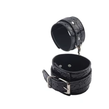 Оковы Chisa Be good Ankle Cuffs: Производитель CHISA