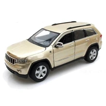 Автомодель Maisto Jeep Grand Cherokee 2011 1:24 Золотистий (31205 gold): Виробник Maisto