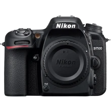 Nikon D7500 kit (18-55mm) VR: Тип матрицы CMOS