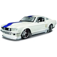 Автомодель 1:24 Allstars тисячу дев'ятсот шістьдесят сім Ford Mustang GT Maisto (31094 met. White): Виробник Maisto