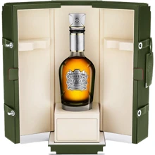 Виски Chivas Regal The Icon 43% в упаковке 0.7 л (STA5000299603956): Объем, л 0.7