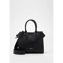 Женская сумка тоут Furla Zone M черная (1056510): Пол Женский
