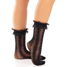 Носочки ажурные с рюшами Leg Avenue Mini Bow Lace Anklet Black: Для кого Для женщин