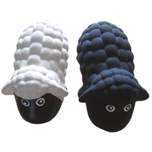 Игрушка для собак TATRAPET Toys Fan Овца латексная с пищалкой 17.5 см в ассортименте (487.52): Производитель TATRAPET