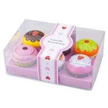 Ігровий набір New Classic Toys Кекси в подарунковій коробці 6 штук (10627: Виробник New Classic Toys