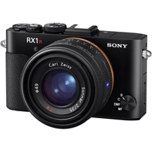 Sony DSC-RX1R II (DSCRX1RM2): Количество эффективных мегапикселей 42.4