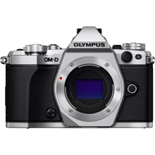 Olympus OM-D E-M5 Mark II body Silver: Тип матрицы Live MOS