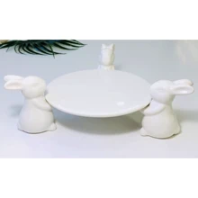 Блюдо для торта Olens Білі зайці 33х20х9.5 см (DL21012650): Виробник Olens