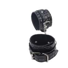 Наручники Chisa Surrender Wrist Restraints: Производитель CHISA