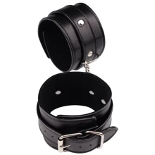 Поножи CHISA Behave! Luxury Fetish Classic Ankle Cuffs: Производитель CHISA
