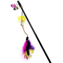 Іграшка для котів Flamingo Dangler Frizz Ball & Feathers вудка з м'ячем і пір'ям довжина 50 см: undefined undefined