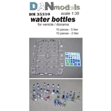 Набор деталировки DAN models бутылок с водой (DAN35310): Производитель DAN models