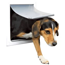 Дверца для собак Trixie FreeDog S/M мелких и средних пород белая 30x36 см 24.8-30.8 см (4011905038780): undefined undefined