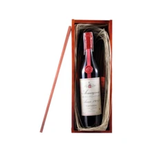 Коньяк Armagnac Castarede, wooden box, 1981 (0,7 л) (BW12105): Об'єм, л 0.7