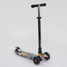 Самокат MAXI "Best Scooter" 4 колеса PU, світло, трубка керма алюмінієва Black / Multicolored (74477): Кількість коліс 4