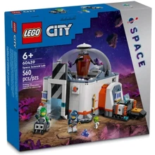 Конструктор LEGO City Космическая научная лаборатория 560 деталей (60439): Серия City