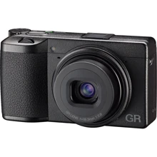 Ricoh GR III (S0015038/S0015049): Количество эффективных мегапикселей 24