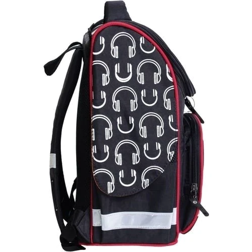 Рюкзак школьный каркасный с фонариками Bagland Успех 12 л. черный 175k (00551703): Корпус рюкзака Каркасный