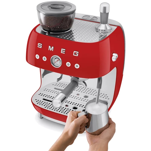 Кофеварка Smeg EGF03RDEU: Объем резервуара для воды, л 2.4