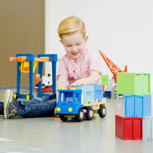 Ігровий набір New Classic Toys Вантажівка з двома контейнерами (10910): Виробник New Classic Toys