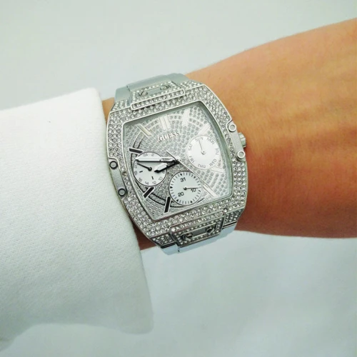 Наручные часы Guess (GW0104L1): Водонепроницаемость 5 ATM