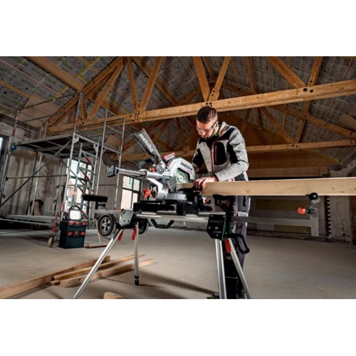 Дисковая пила Metabo KGS 18 LTX BL 305 (614305850): Работа от аккумулятора Есть