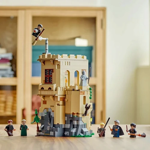 Конструктор LEGO Harry Potter Замок Хогвартс: уроки полетов (76447) фото 4