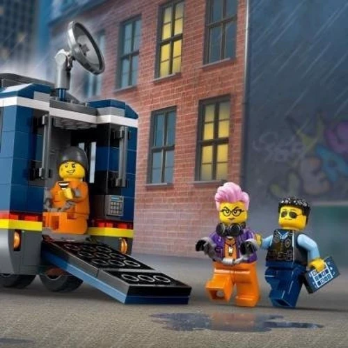 Конструктор LEGO City Передвижная полицейская криминалистическая лаборатория 674 деталей (60418) фото 6