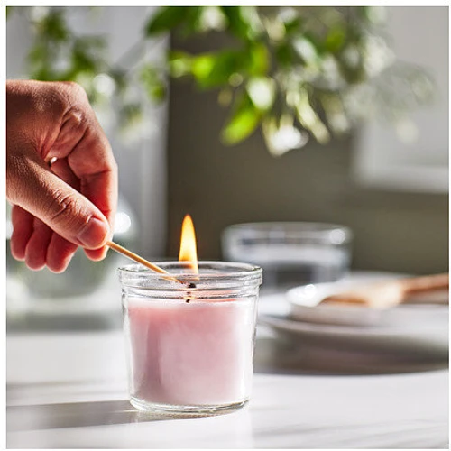 Ароматическая свеча в стекле ІКЕА Lugnare 20 часов Розовый (00502105)