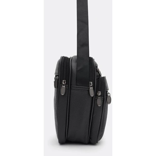 Чоловічі сумки через плече Borsa Leather чорна (K16685-3-black): Тип Сумки