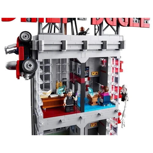 Конструктор LEGO Super Heroes Marvel Людина-Павук: Дейлі Бьюгл 3772 деталі (76178) фото 5