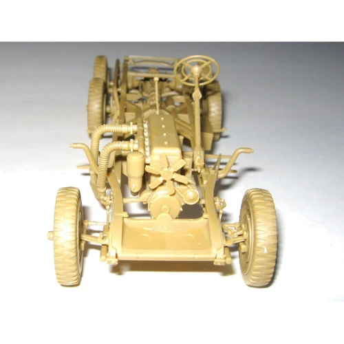 Германский легковой автомобиль G4 (производства 1939 г.) с пассажирами, G4 (1939 production), German Car with Passengers(ICM35531) фото 5