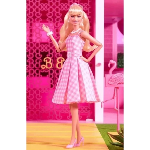 Коллекционная кукла Barbie The Movie Perfect Day Марго Робби в клетчатом платье (HPJ96): Возраст от 6 лет и старше