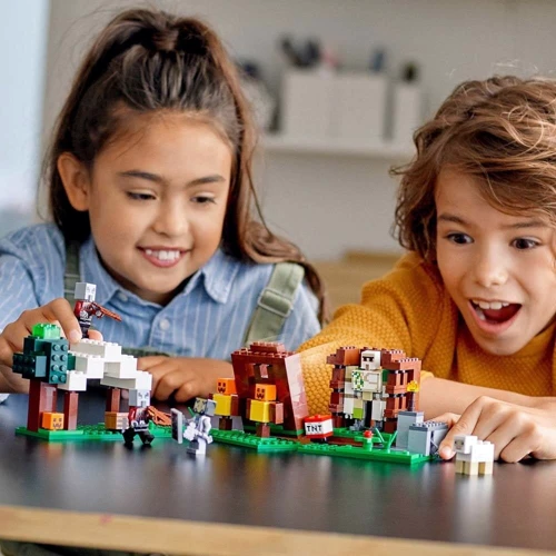 Конструктор LEGO Minecraft Аванпост розбійників (21159): Серія MINECRAFT