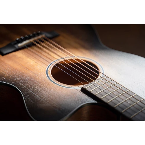 Гітара CORT Core-OC Mahogany (Open Pore Black Burst) w/case: Форма корпусу Дредноут