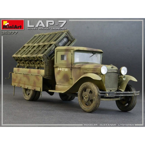 Сборная модель MiniArt MA35277 Советская ракетная пусковая установка LAP-7 фото 11