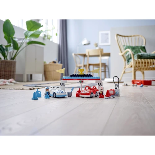 Конструктор LEGO DUPLO Town Гоночні машини (10947): Кількість деталей, шт. 44