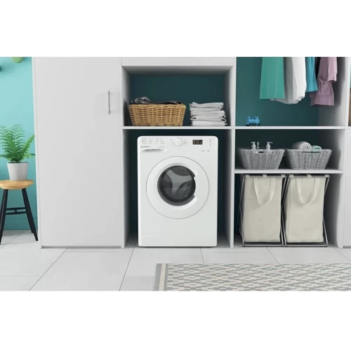 Пральна машина Indesit OMTWSA 61052 W: Тип машини Автомат