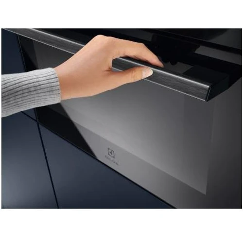 Духовой шкаф электрический Electrolux EVL8E08Z: Гриль есть