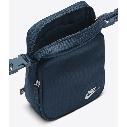Сумка Nike NK Heritage Cross-Body 4L синяя Уни 23х18х8 см (DB0456-478): Цвет синий