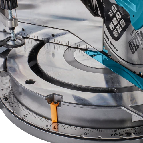 Дисковая пила Makita LS004GZ01: Работа с металлом Нет
