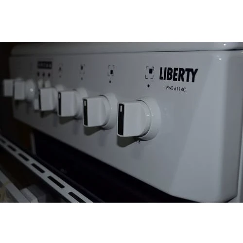 Плита комбинированная Liberty PWE 6114 C: Тип варочной поверхности газовая