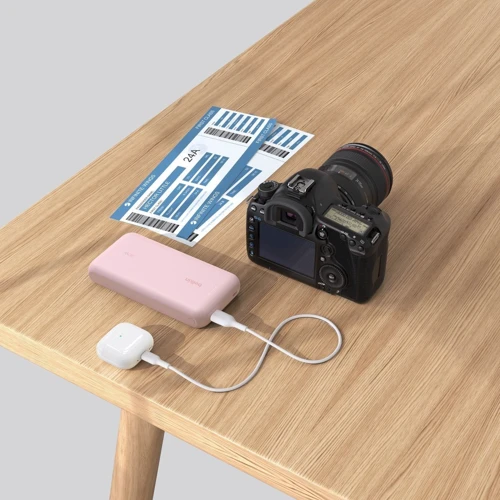 Зовнішній акумулятор Belkin Power Bank 20000mAh Integrated Cable USB-C 30W Pink (BPB024HQPK)