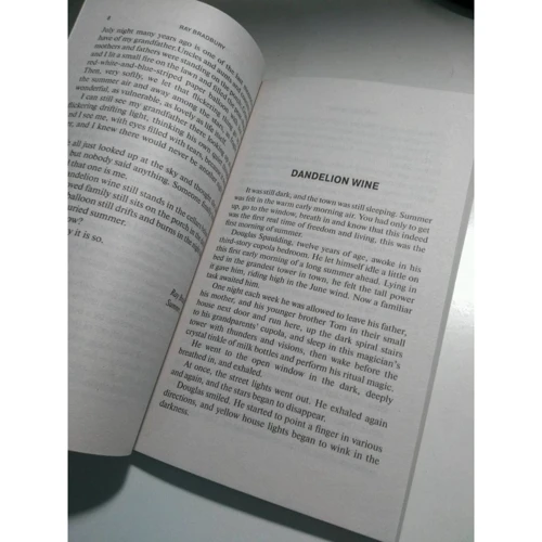 Ray Bradbury: Dandelion Wine. Книга для читання англійською мовою. рівень В1: Кількість сторінок 160