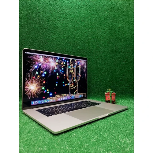 Apple MacBook Pro 15" Silver (MLW82) 2016 Approved: Причина уценки Хорошее состояние, активирован, полный комплект