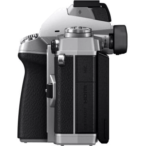 Olympus OM-D E-M1 body Silver: Размер матрицы 17.3x13 мм
