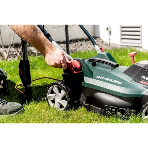 Газонокосилка Metabo RM 36-18 LTX BL 36 аккумуляторная (601716650): Особенности С травосборником